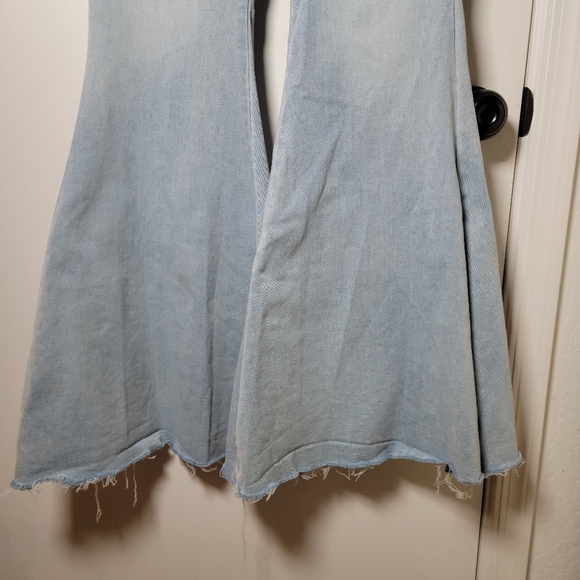 We The Free Free People Crvy High Rise Lace-Up Back Flare Jeans | Size 29 - Picture 2 of 10